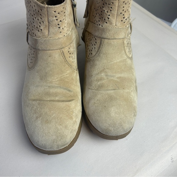 Teva Women's Delavina Ankle Bootie suede cut out detail size 9 - Picture 6 of 7